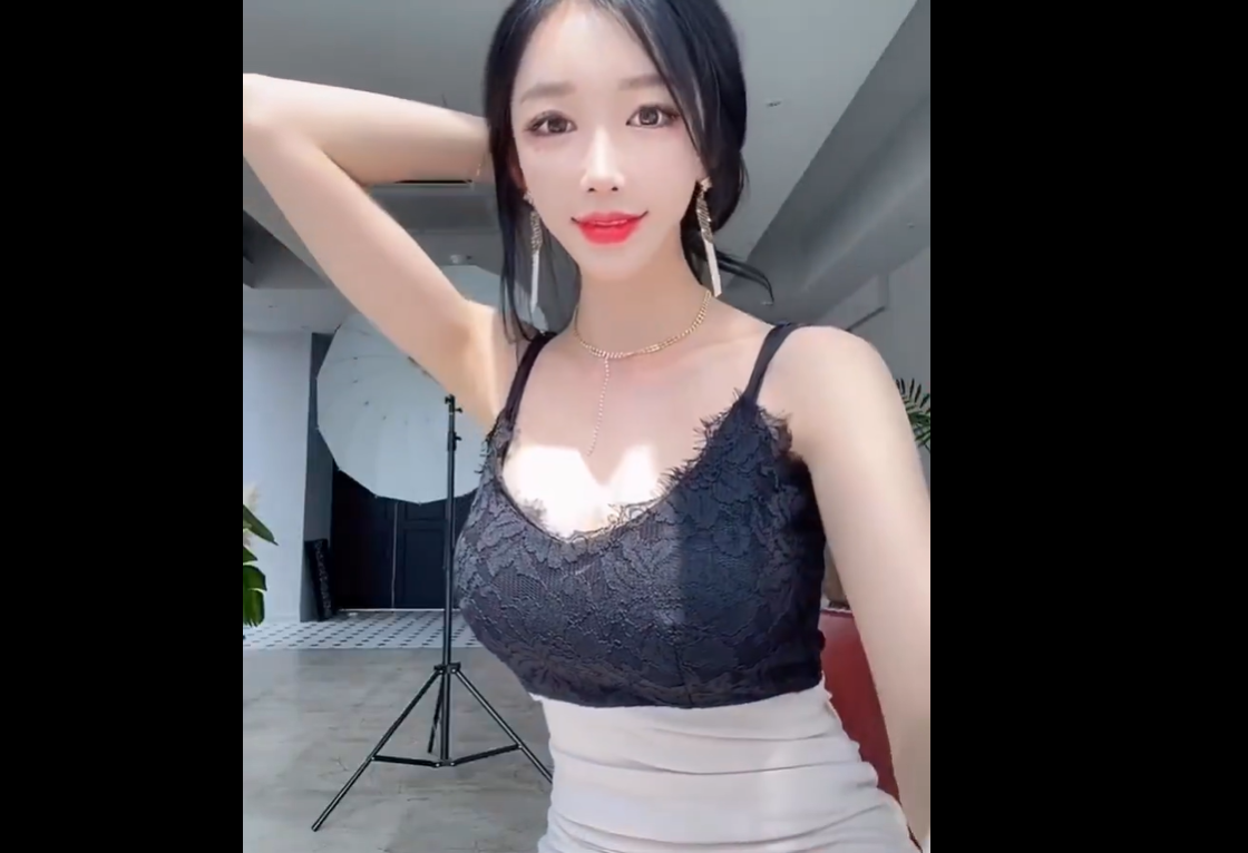 [국산야동]스폰남하고 영통하는 섹시모델 민영이 