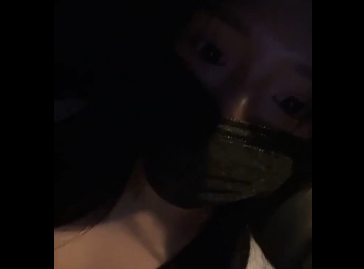 국산야동-택시에서 몰래 자위하는 섹트녀 