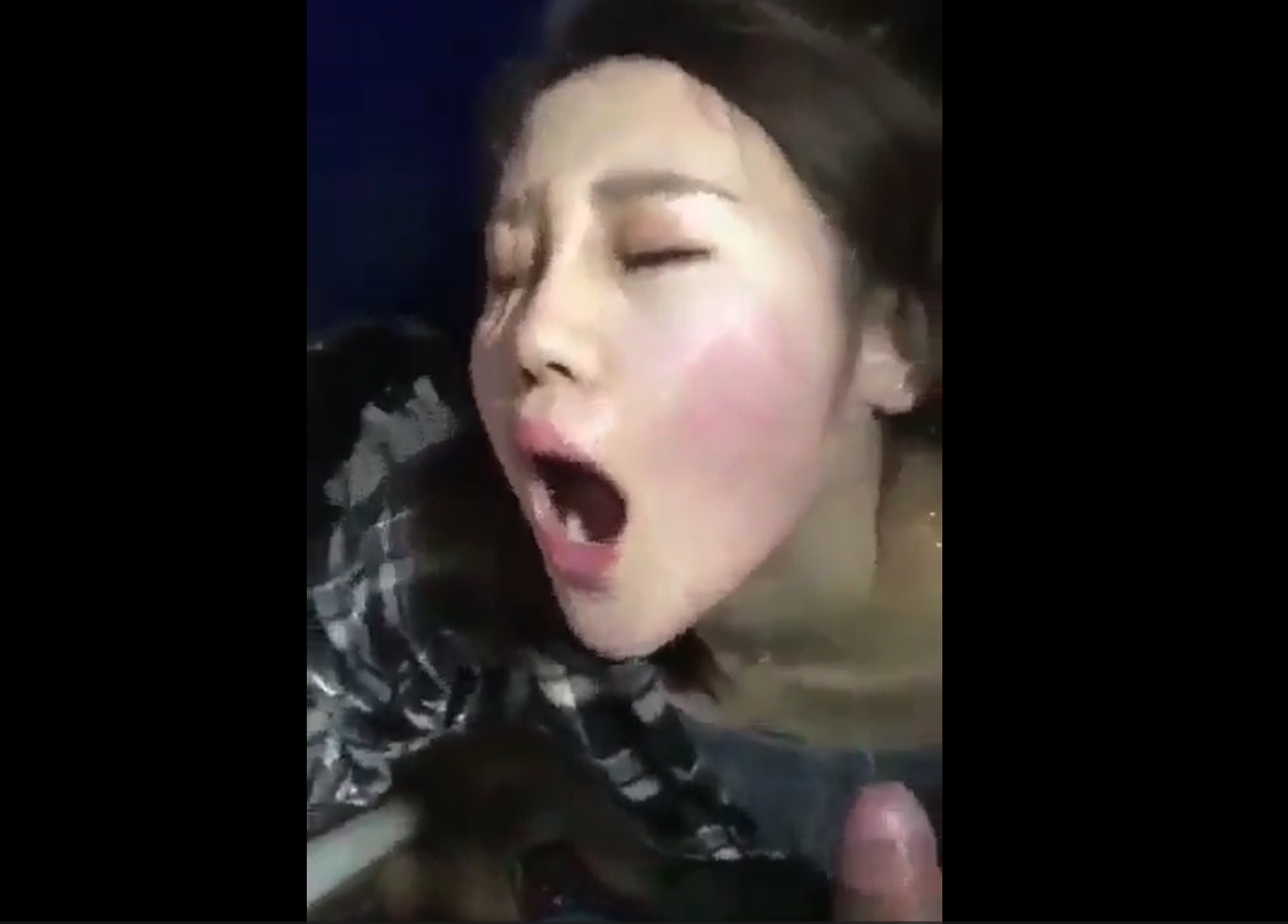 국산야동-화장실에서 이쁜이 오줌멕이기 